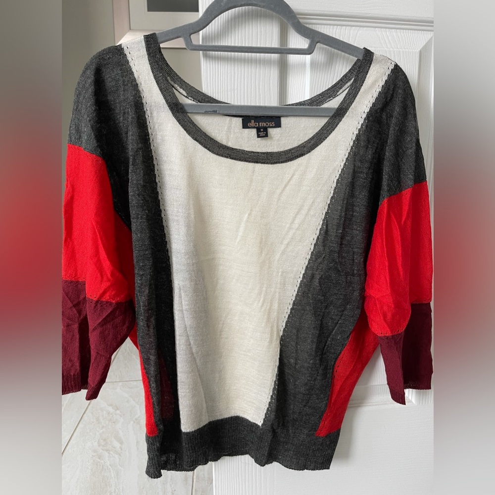 Ella Moss 3/4 sleeve light weight sweater. Size medium.